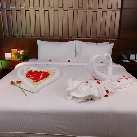 Coral Isle Hotel Kochi Eksteriør billede